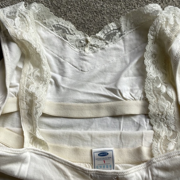 Lacy Tank - Picture 4 of 5